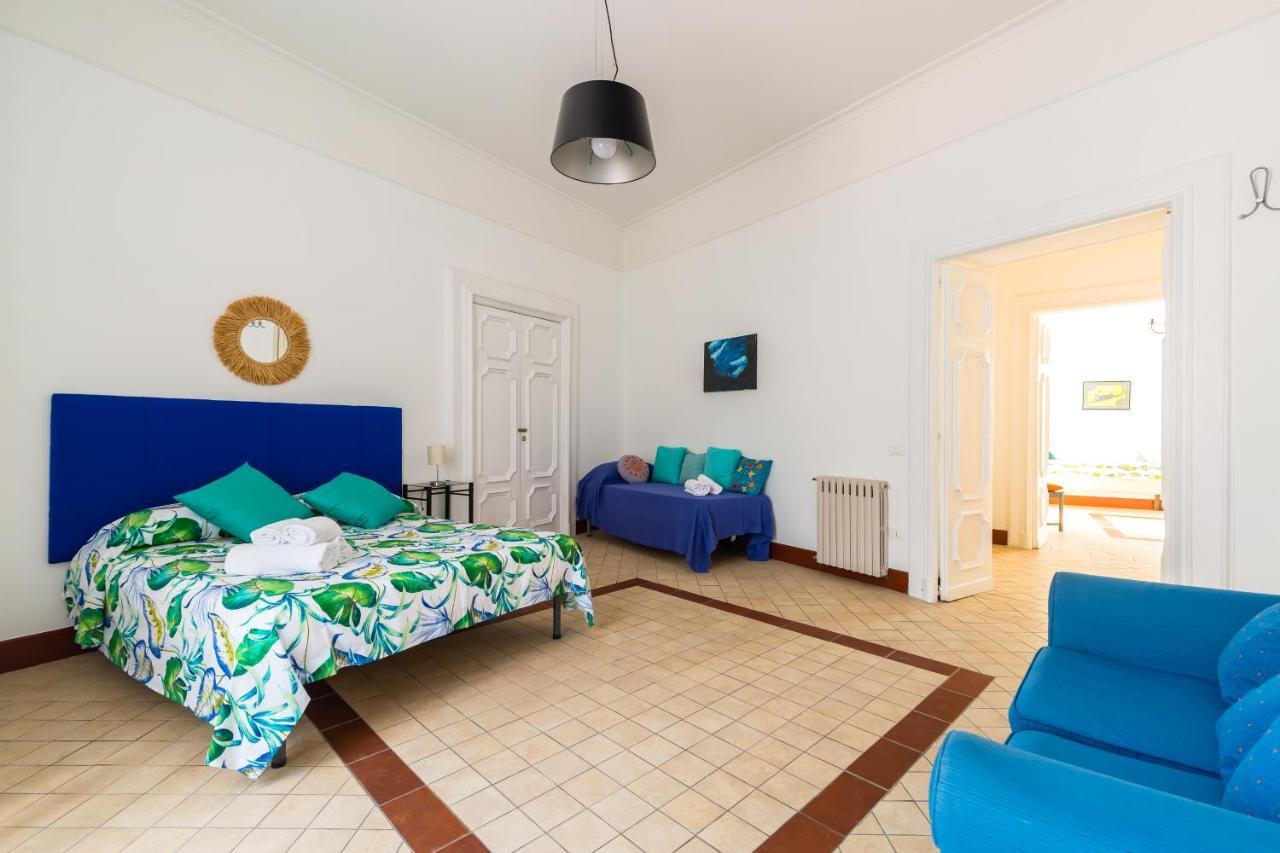 Lopez 20 A Big Family Apartment By Napoliapartments Екстер'єр фото
